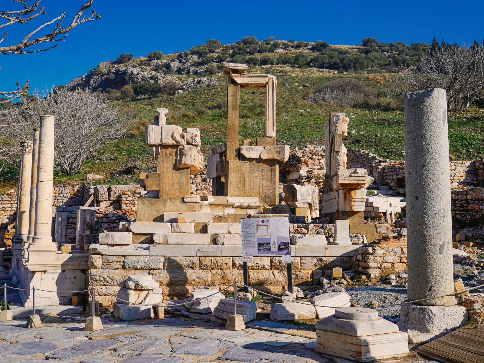 Memmius Monument